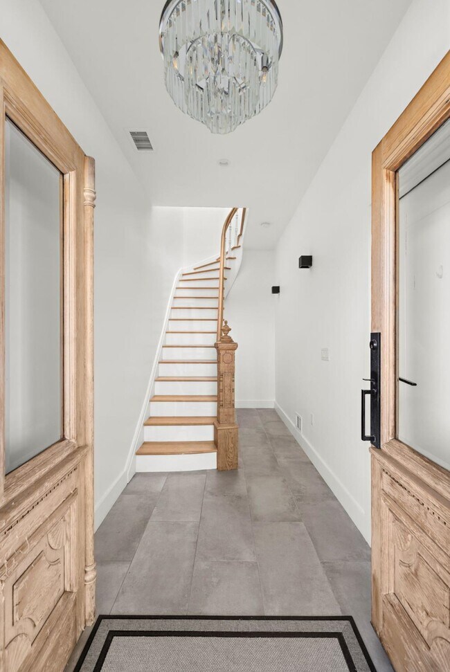 Building Photo - 2602 Palisade Ave