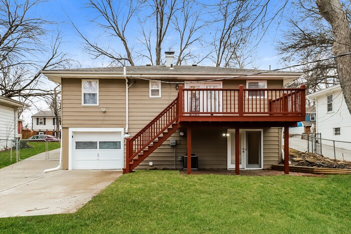 Building Photo - 5400 NE 59th Ter