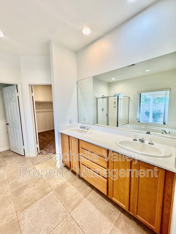 Building Photo - 74091 Daisy Ln