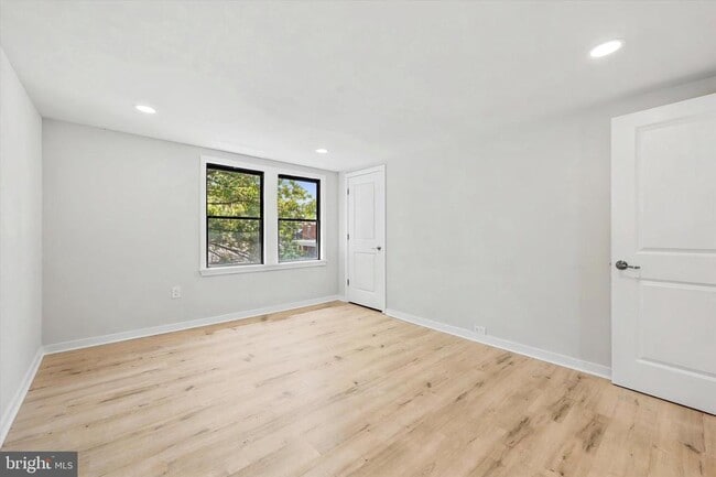 Building Photo - 269 Monroe St