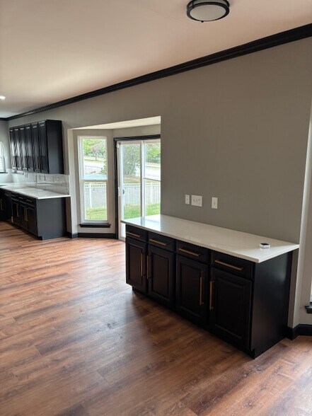 Building Photo - 1028 Pierpoint Ln
