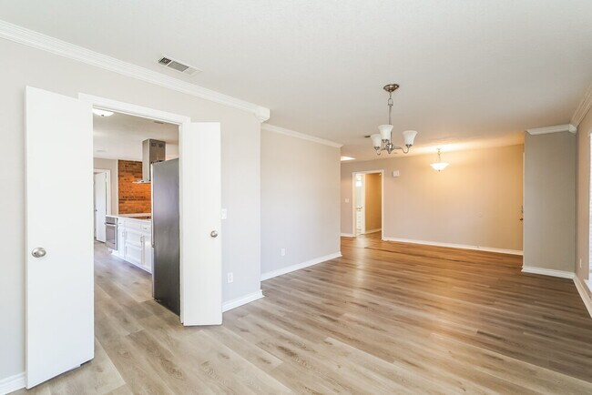 Building Photo - 1510 Wood Creek Dr