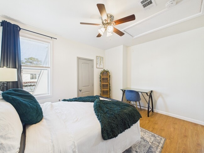 Building Photo - 7836 Bateman Ln