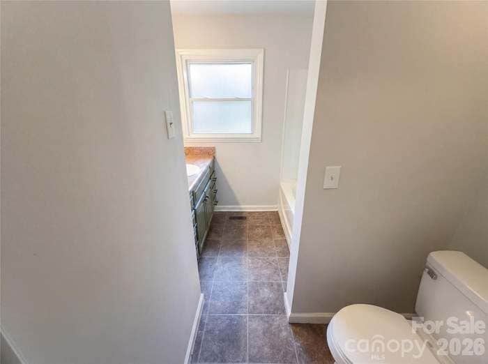 Building Photo - 120 Sunset Ln