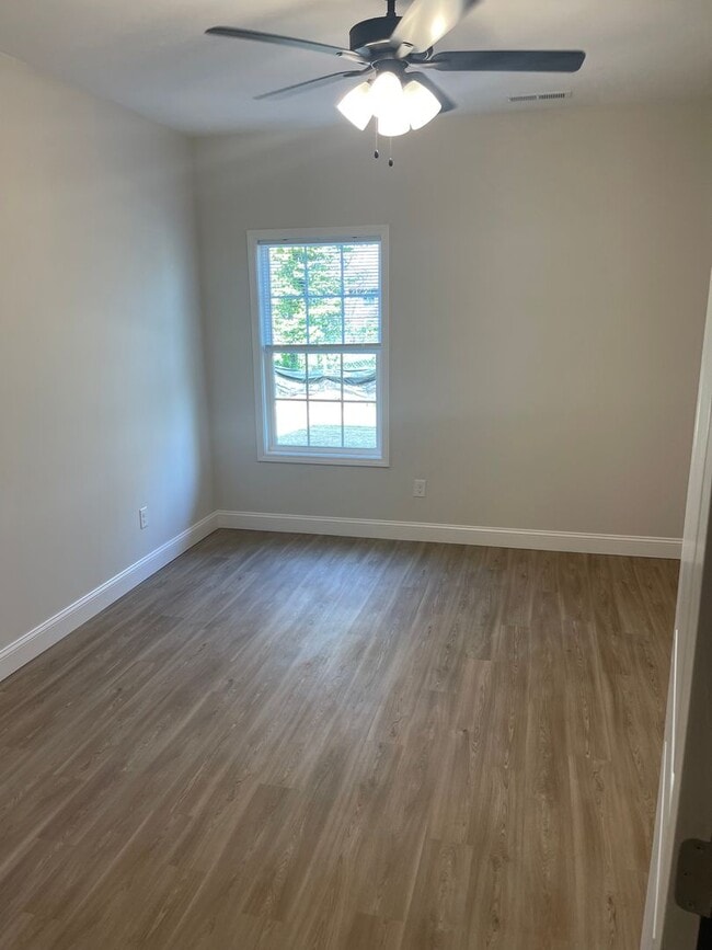 Building Photo - 155 Megan Ct