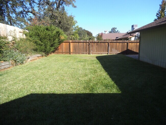 Building Photo - 4 BED 2 BATH HOME IN THE RAVENWOOD SUBDIVISION