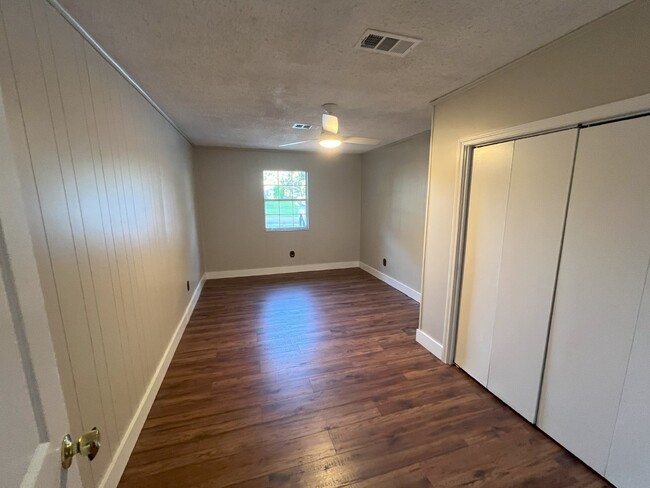 Building Photo - Newly Updated 4 Bedroom House for Rent, ne...