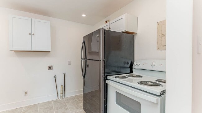 Building Photo - 2 Bedroom 1.5 Bath Townhouse in Wagener Te...