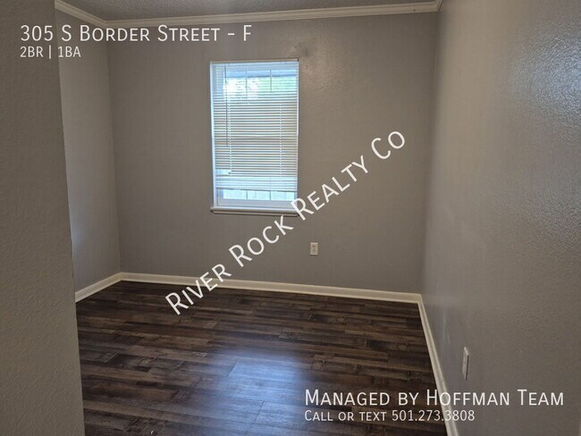 Building Photo - 305 S Border St