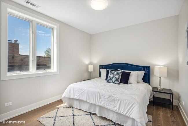 Building Photo - 4824 S Champlain Ave