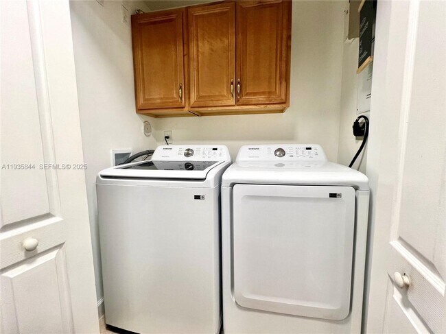 Building Photo - 17014 SW 39th St