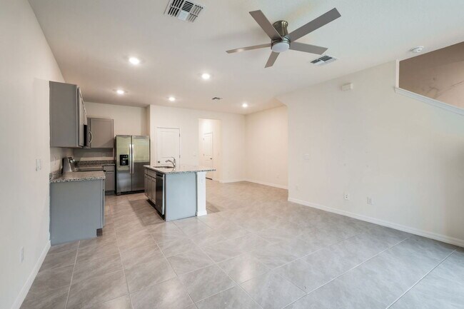 Building Photo - 11166 Crescent Deer Dr