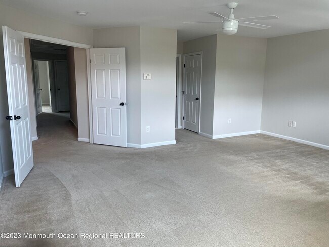 Building Photo - 31 Oak Leaf Ln