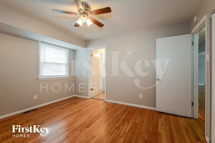 Building Photo - 1432 Glenmeade Dr