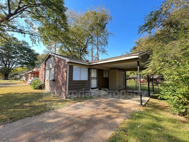 Building Photo - 636 Frayser Dr