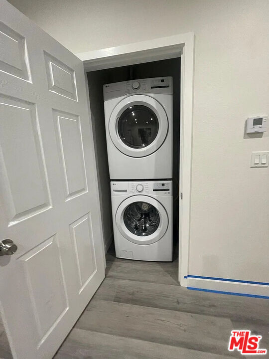 Building Photo - 9556 Lambert Cir