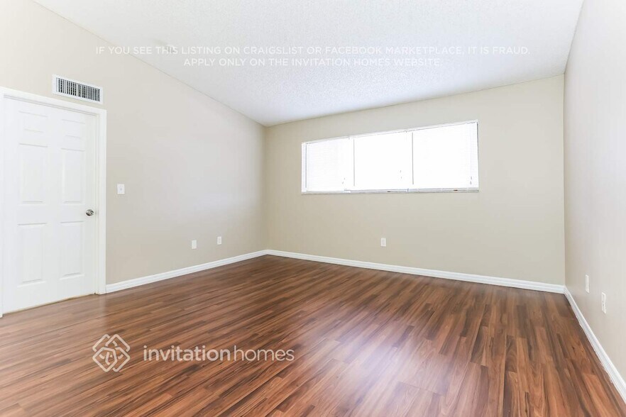 Building Photo - 6419 NW 192nd Terrace