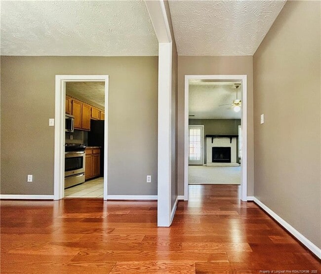 Building Photo - 205 Sparrow Dr