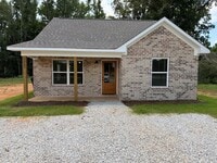Building Photo - 3 Bedroom 2 Bath House