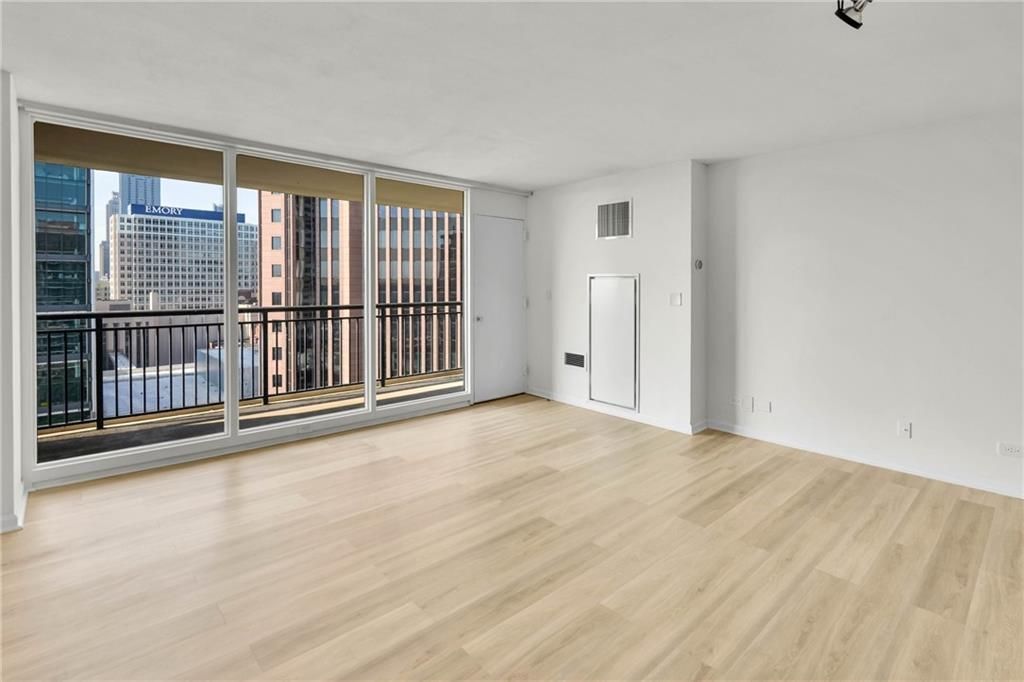Building Photo - 620 Peachtree St NE