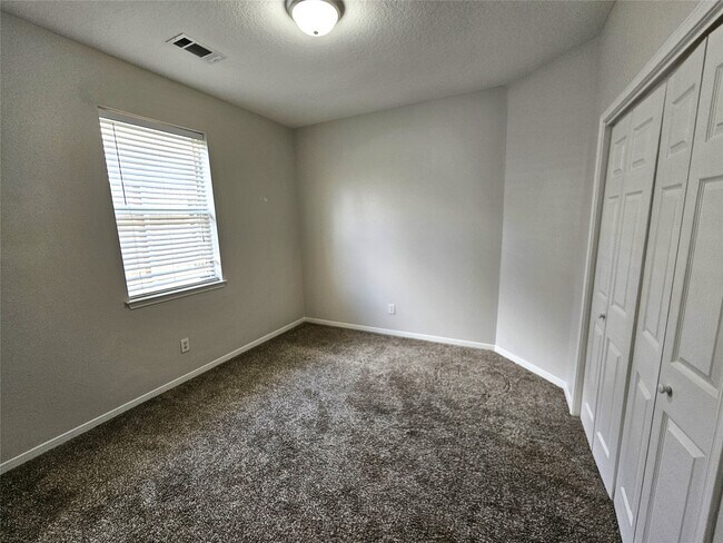 Building Photo - 2919 Desert Oasis Ln