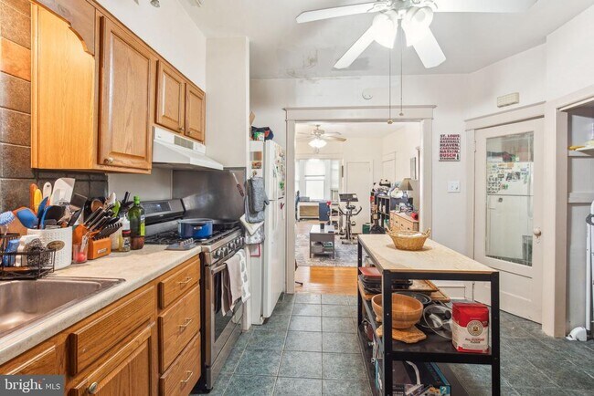 Building Photo - 2122 N Wanamaker St