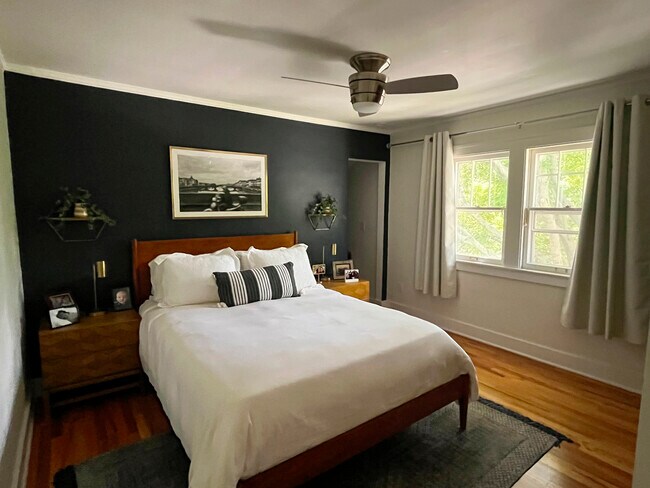 Master Bedroom - 350 Glenhaven Ave NW