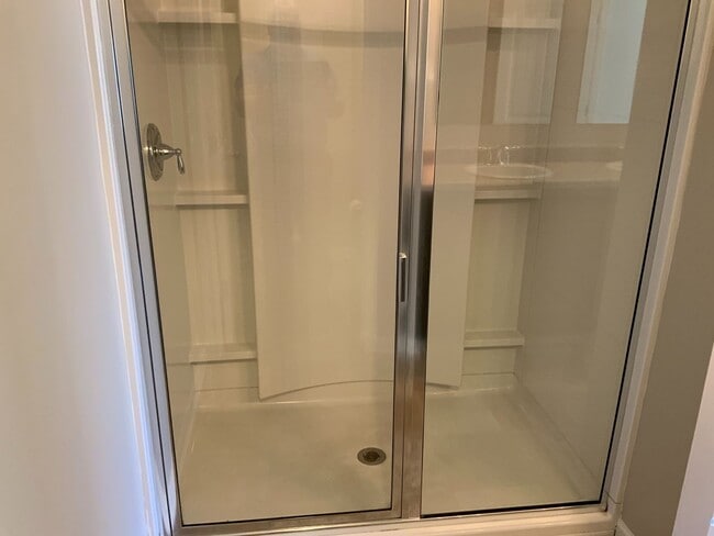 Building Photo - Chelsea Reserve  4 BR / 2.5 Ba / 2 family Room / 2 stories