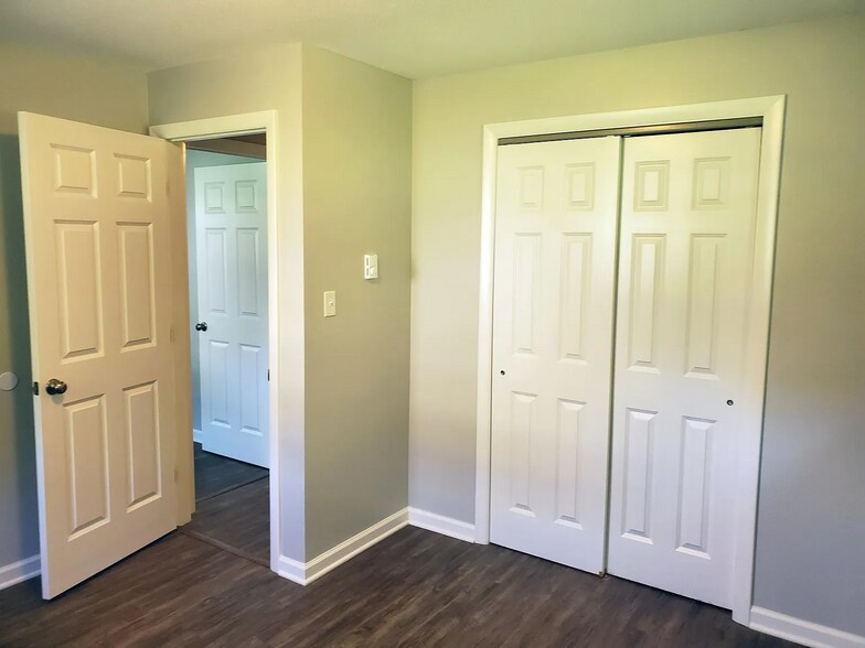 Building Photo - 162 Sheffield Lane