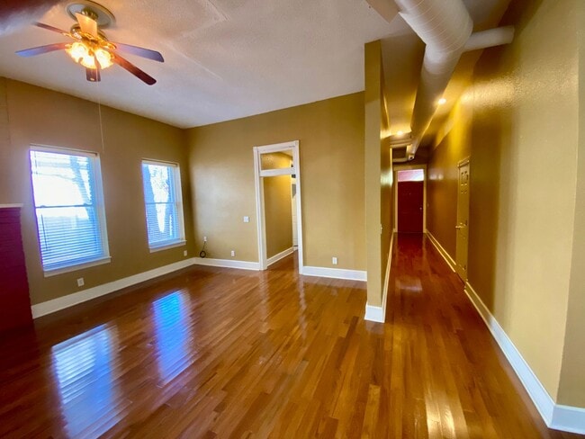 Building Photo - Stylish LowerTown Loft Living in the Heart...