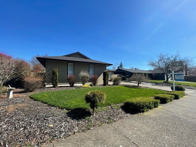Building Photo - 12956 SE 126th Ave