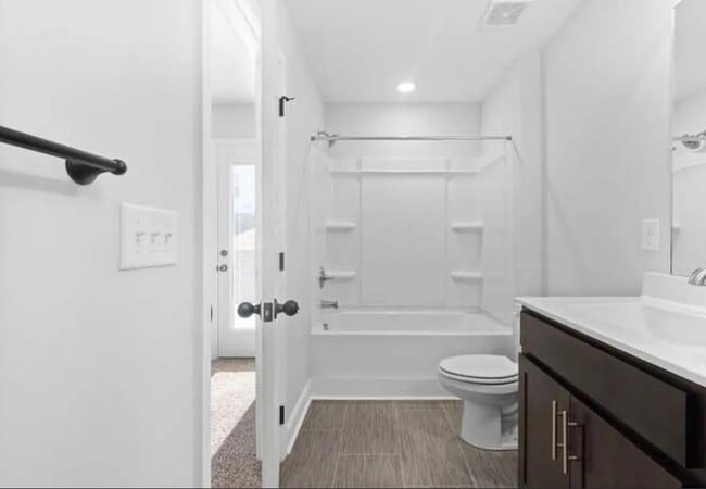 Building Photo - 64 W High St