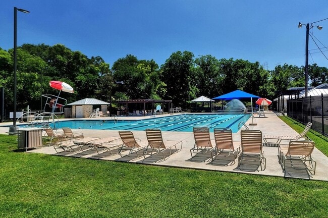 Building Photo - 3112 Freemont St