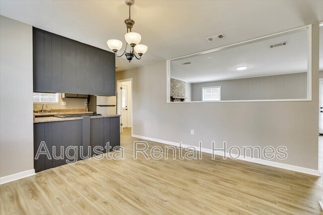 Building Photo - 3606 Cameron Dr