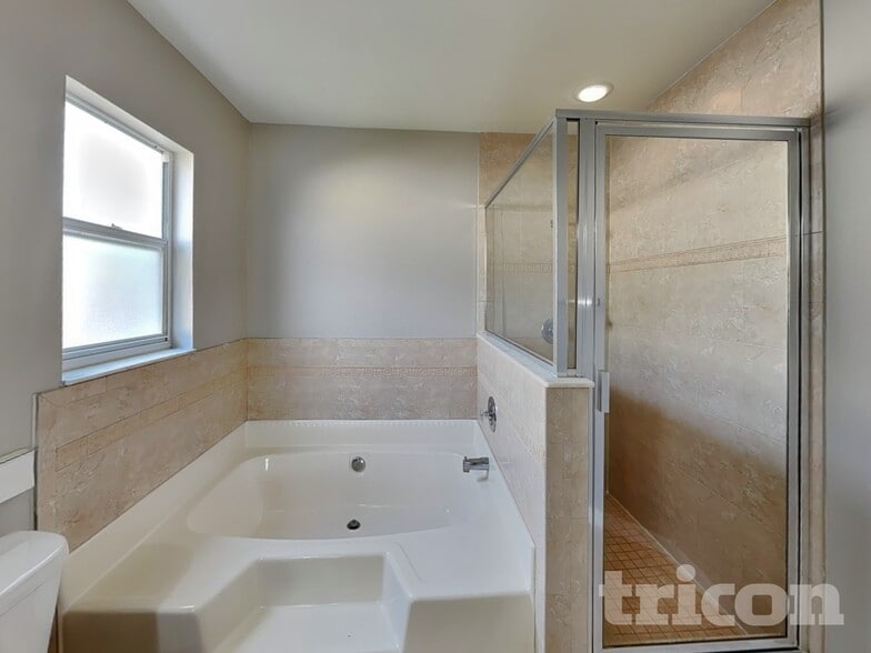 Building Photo - 28534 Tall Grass Dr