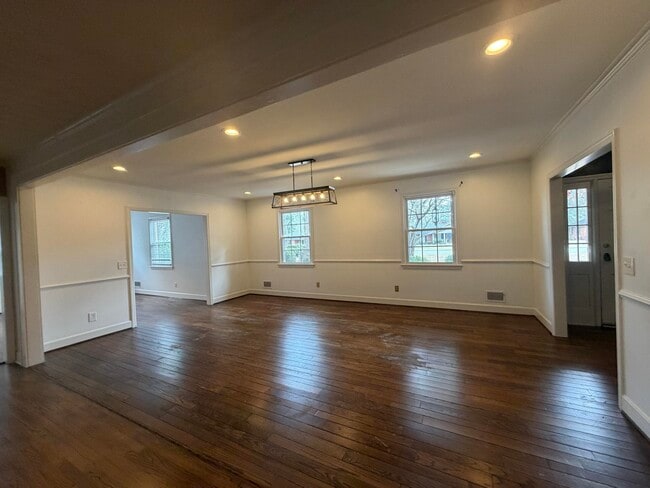 Building Photo - 115 Adams Ave