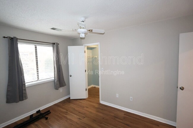 Building Photo - 2113 Turtle Run Dr