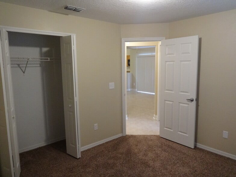 Building Photo - 1242 Dunbridge St