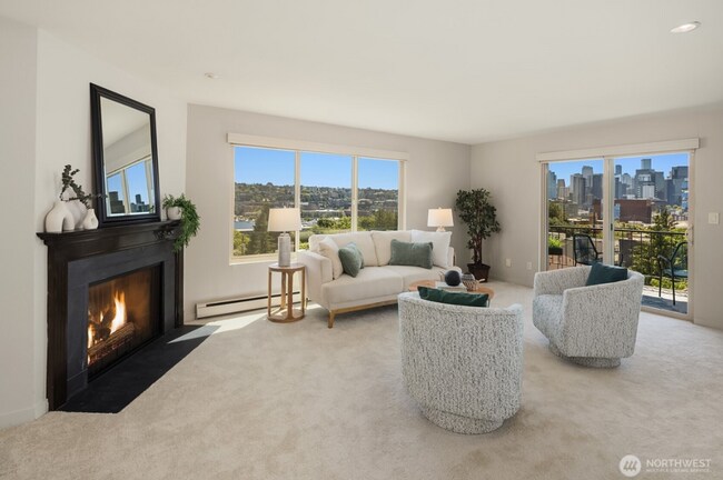 Building Photo - Top Floor Queen Anne Unit! (Beautiful views & 3 Parking Spaces)