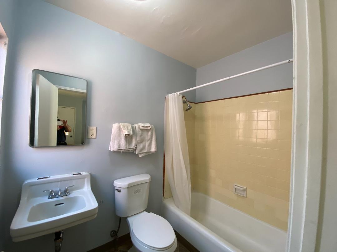 BATHROOM W/SHOWER OVER TUB - 5329 Sepulveda Blvd