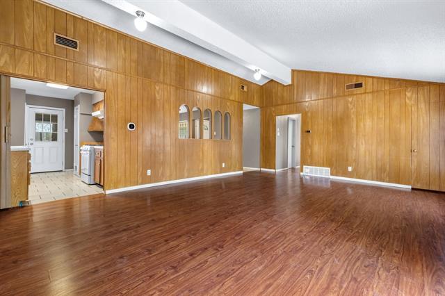 Building Photo - 1105 Lawson Dr