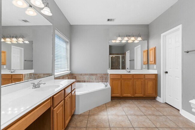 Building Photo - 3531 Shoreview Ln