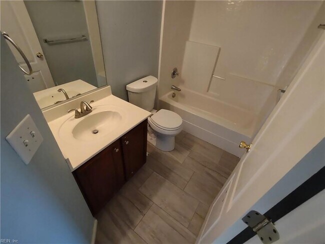 Building Photo - 968 Jenkins Dr