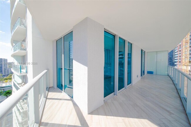 Building Photo - 1100 S Miami Ave