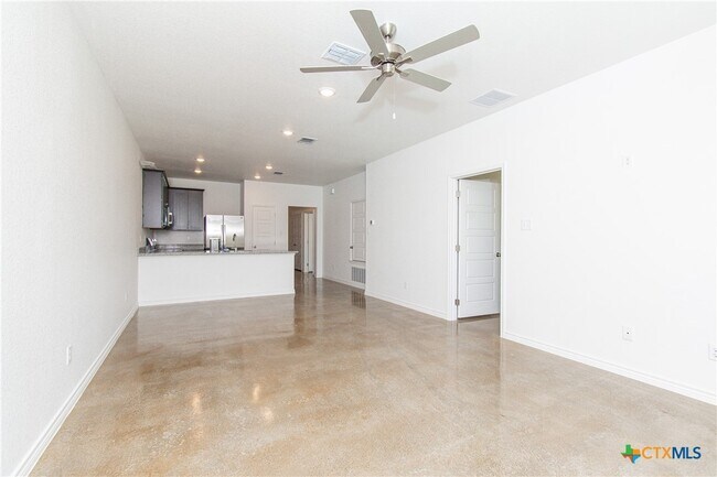 Building Photo - 3903 American Elm Dr