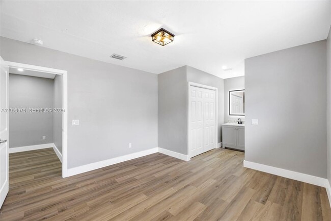 Building Photo - 3481 SW 87th Ct