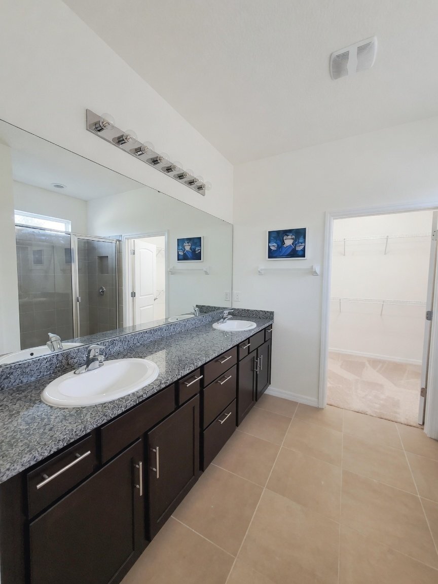Building Photo - 17589 Garsalaso Cir