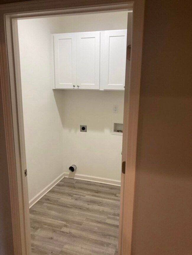 Building Photo - 56 S Meadows Cove