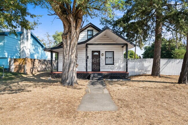 Building Photo - 1327 E Walton Ave
