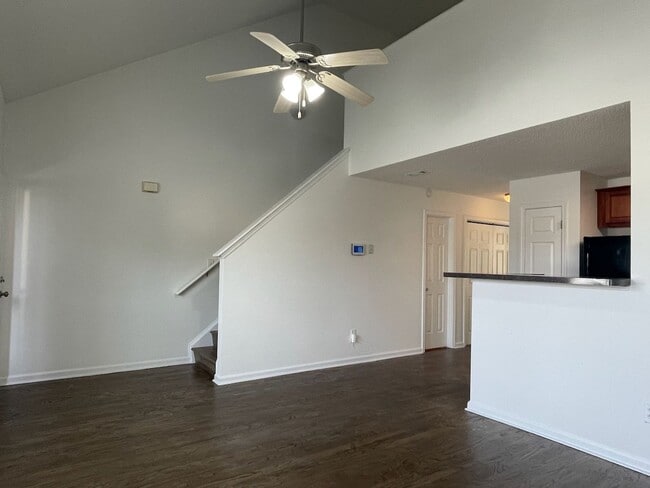 Building Photo - Renovated, Affordable Townhouse in College Park